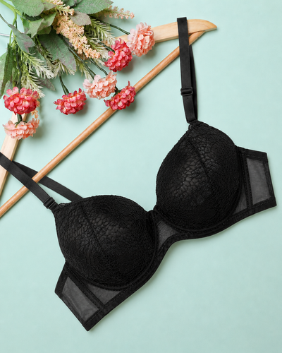 Midnight Elegance Lace Underwire Bra